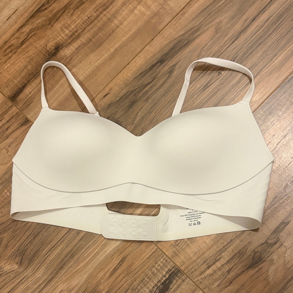 Pearl Seamless Wireless Bra – Smooth Support - Picture 2 of 5